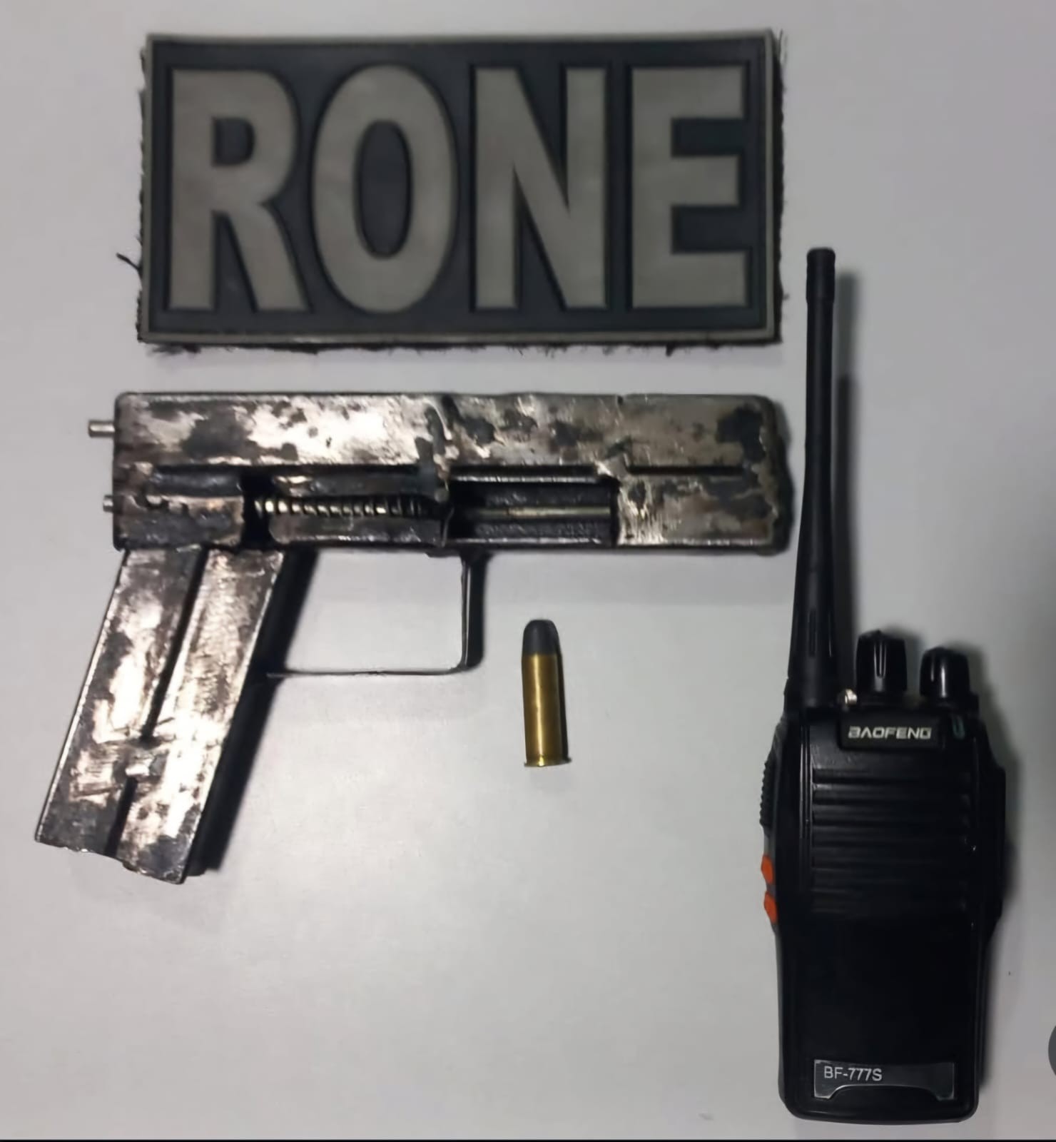 Adolescente de 12 anos é apreendido com arma e rádio comunicador na Zona Norte de Teresina; jovem afirma ter ligação com facção criminosa