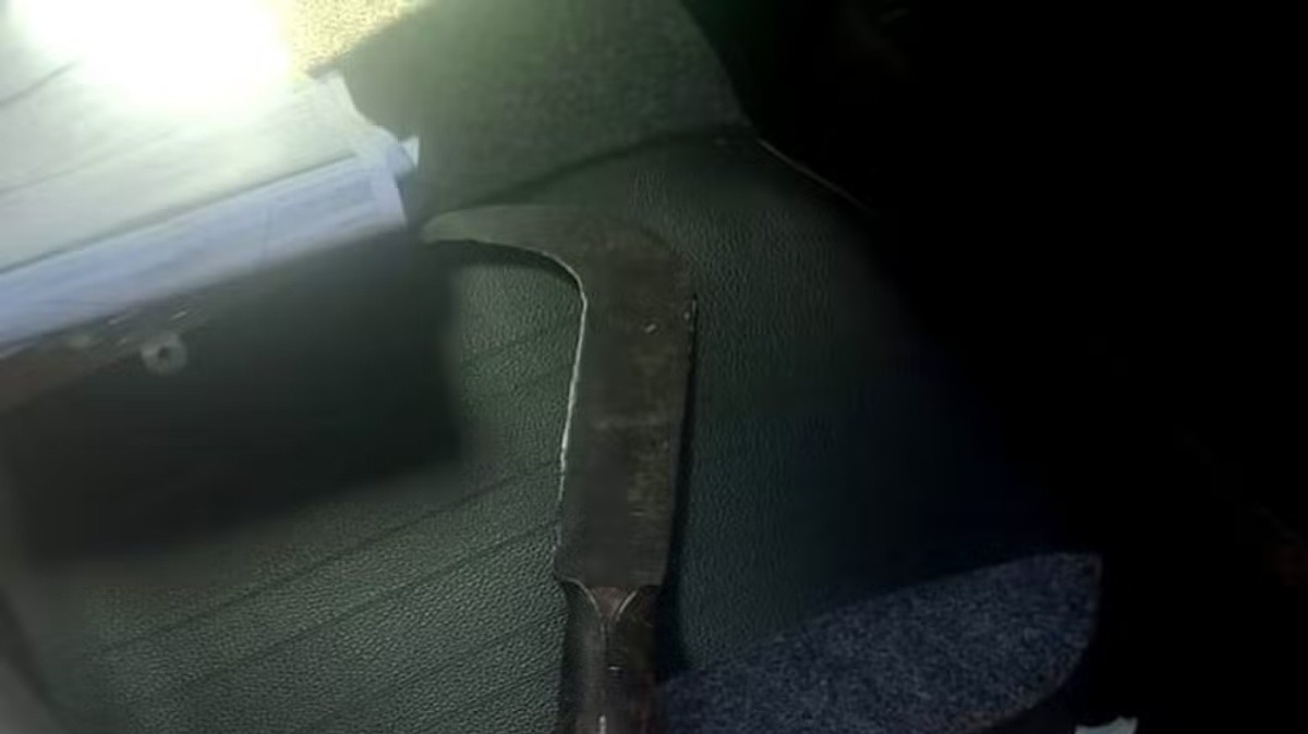 Homem é baleado após ameaçar pessoas com foice perto do Aeroporto Santos Dumont, diz PM