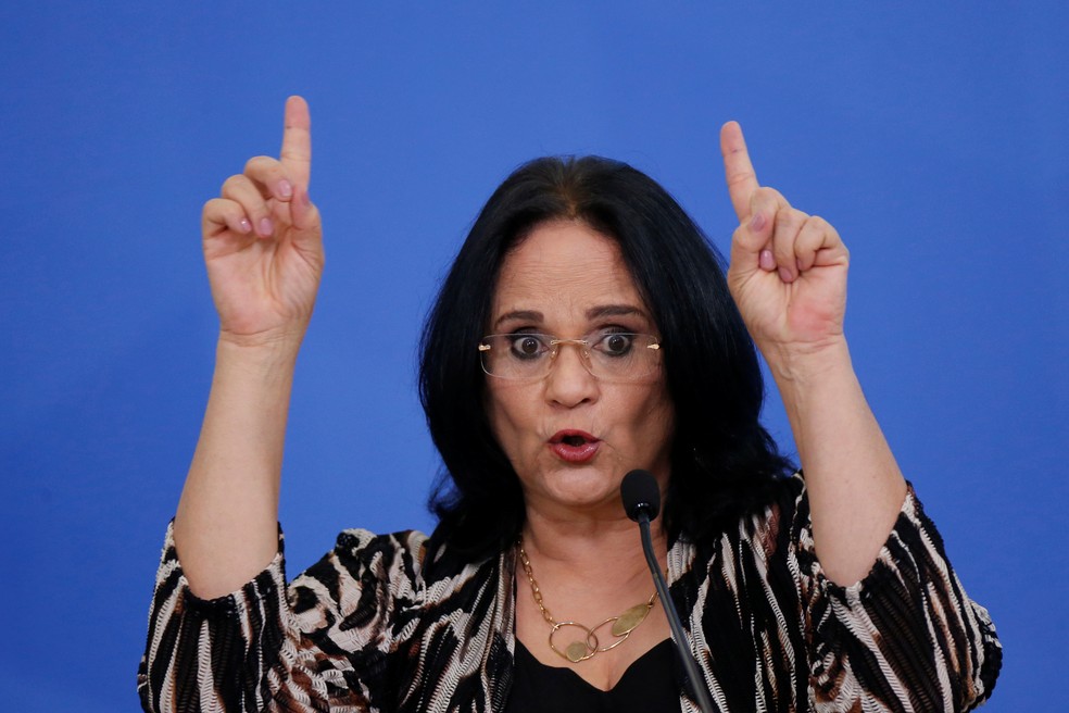 Ex-ministra de Bolsonaro, Damares Alves é eleita senadora pelo DF -  Politica - Estado de Minas