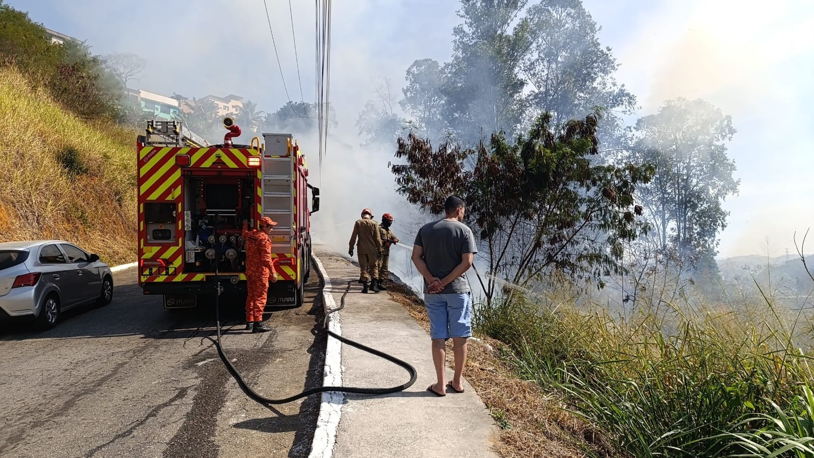 Homem é detido por suspeita de atear fogo em vegetação de Barra Mansa