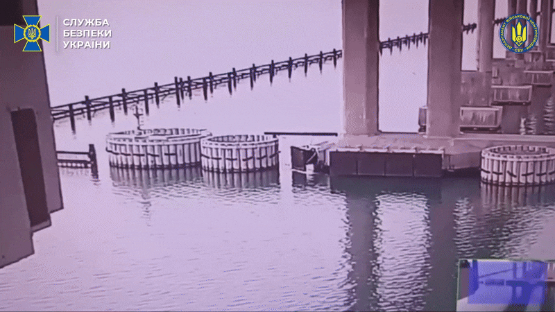 Após ataque de drones, Ucrânia ataca ponte da Crimeia com explosivos instalados debaixo d'água; VÍDEO