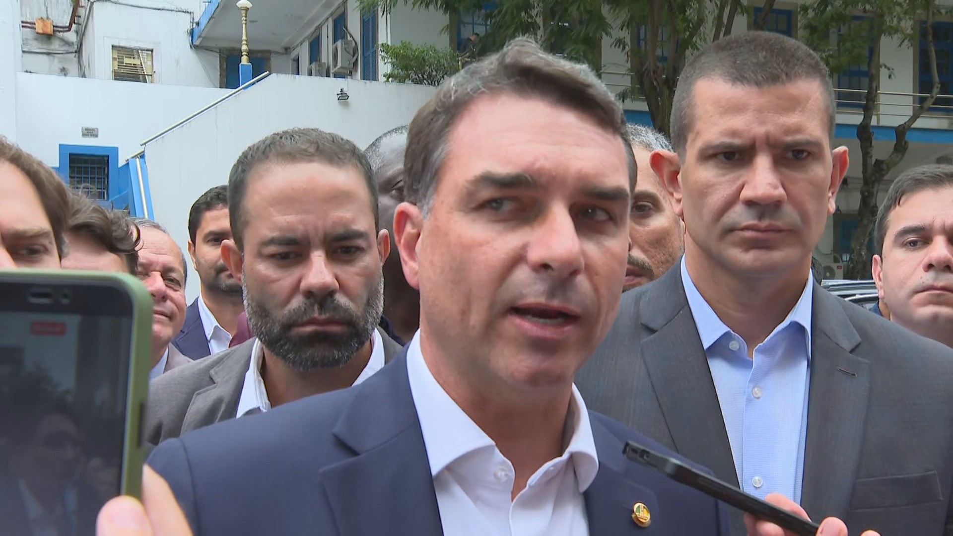 Flávio Bolsonaro sobre áudio para Vorcaro: 'Não tenho que justificar nada para ninguém'