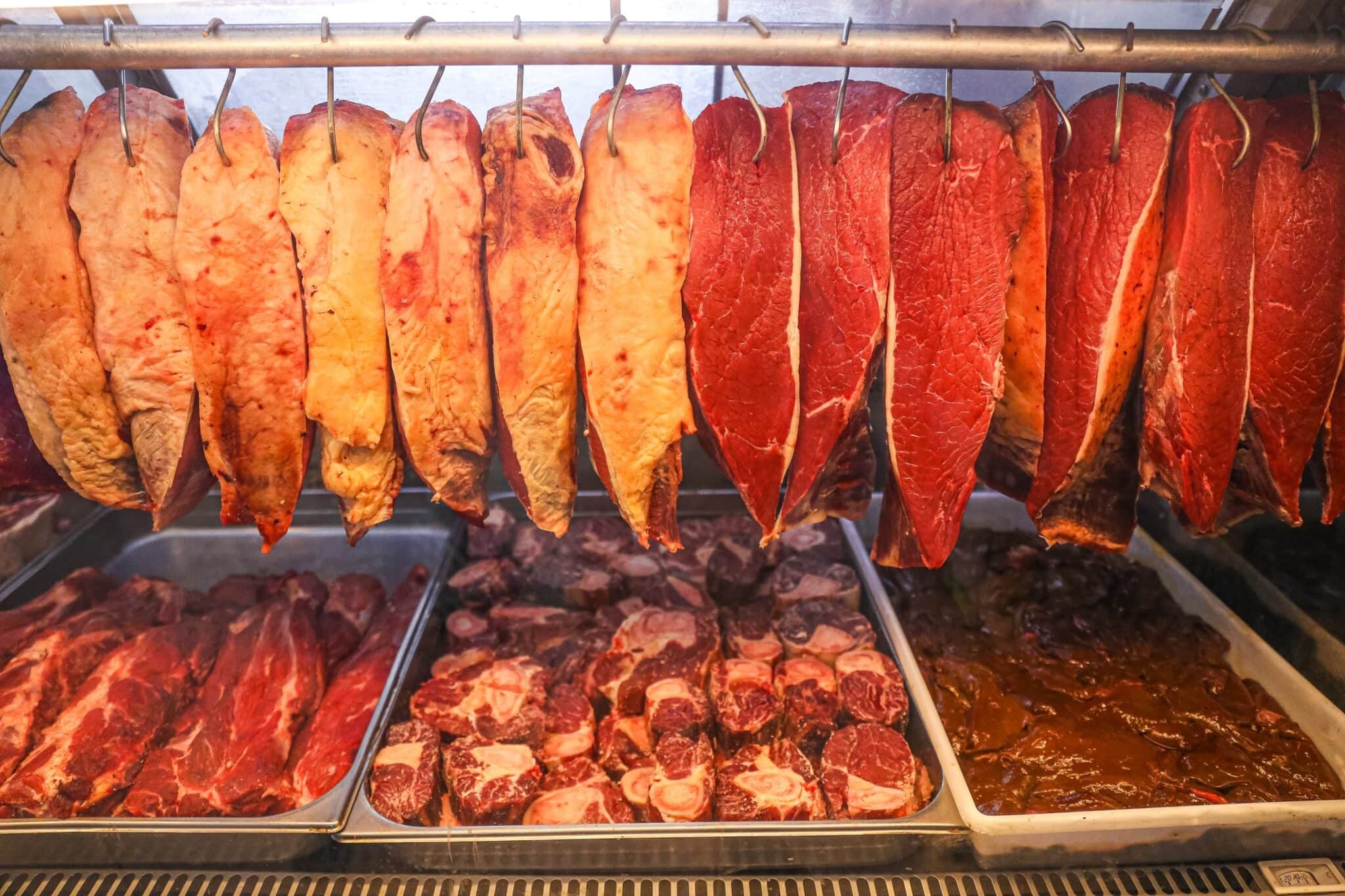 Brasil deve aproveitar crise entre China e frigoríficos dos EUA para reforçar exportação de carne ao país asiático, dizem economistas