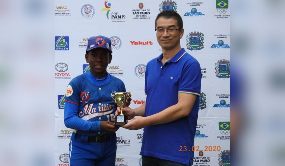 Jovem atleta do interior de SP realiza sonho no beisebol e assina contrato com time dos EUA: 'Me senti honrado'