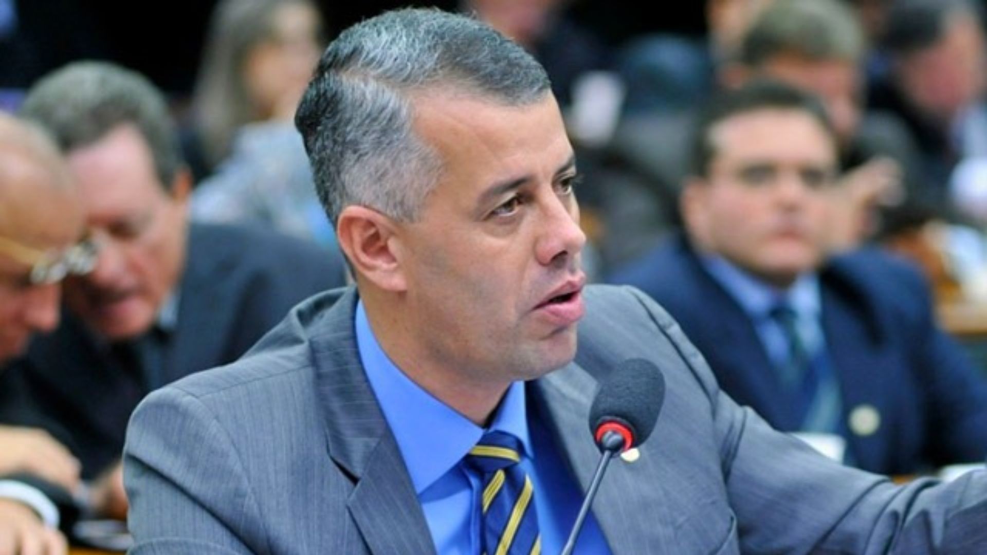 Qual é o número de Evair de Melo (Republicanos) para o Senado no Espírito Santo?