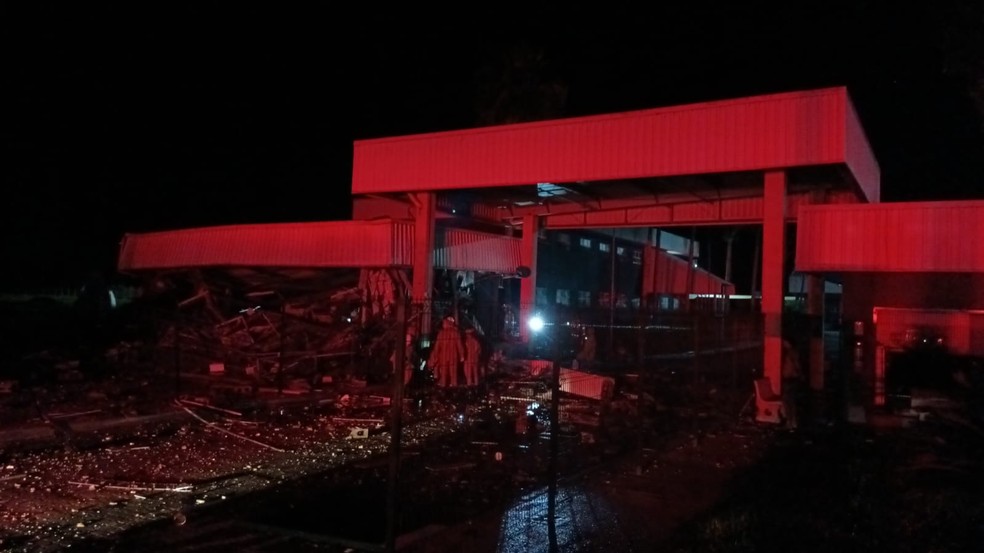 Desabamento aconteceu na madrugada de segunda-feira (7), por volta de 00h05. — Foto: Cristiano Araújo do Nascimento/Arquivo pessoal