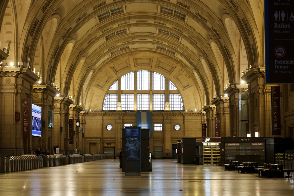 2026 02 19t111242z 1188555521 rc2yojan17ok rtrmadp 3 argentina politics labor reform - Argentina tem greve geral contra reforma trabalhista nesta quinta; governo Milei promete repress&atilde;o e alerta jornalistas