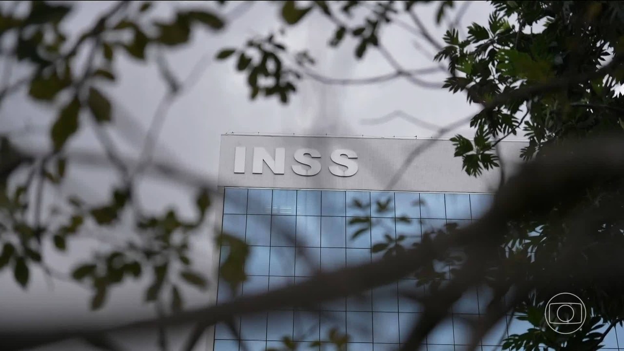 Líderes governistas preparam dossiê ligando governo Bolsonaro a descontos fraudulentos