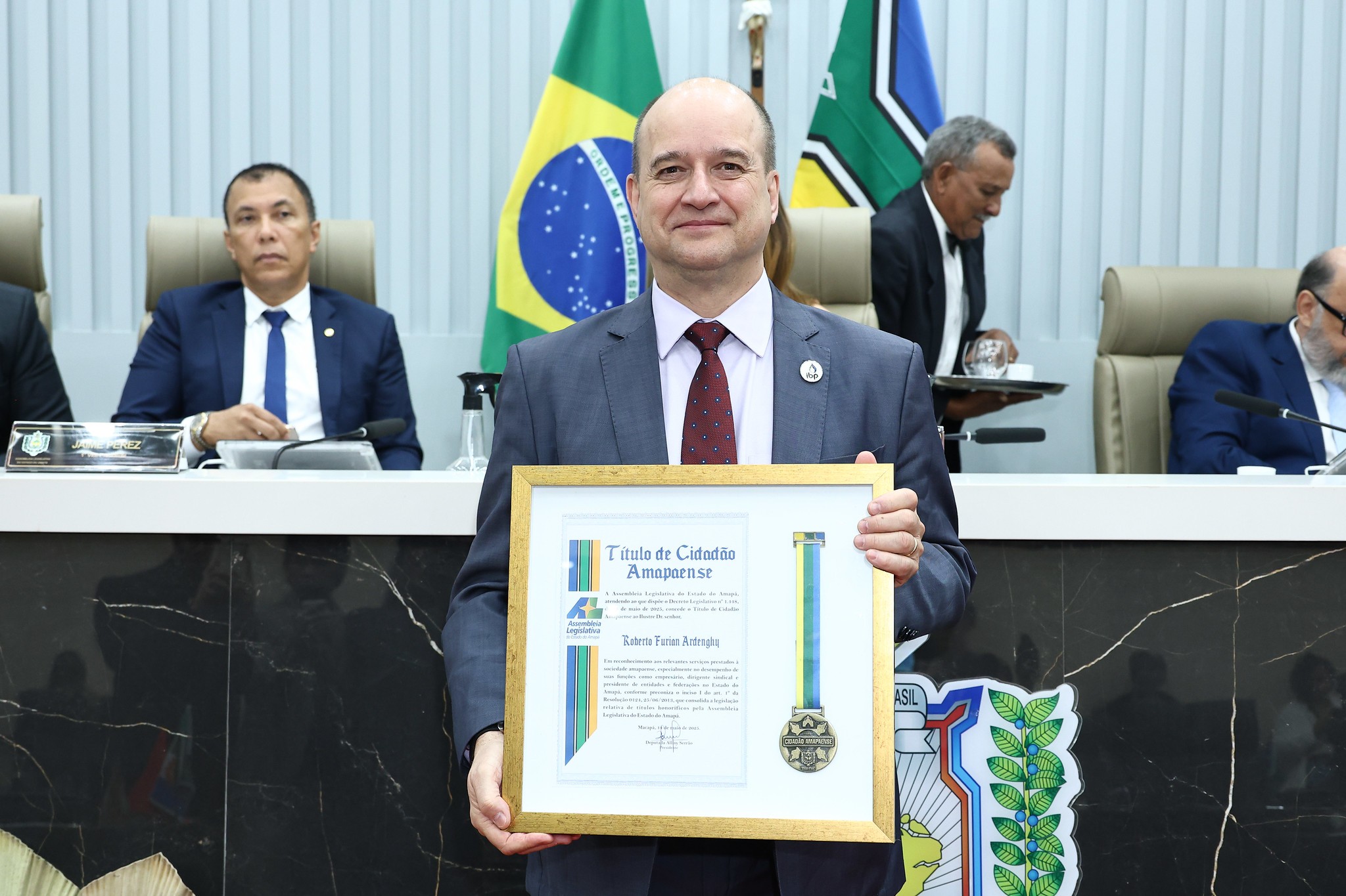 Na Alap, presidente do Instituto Brasileiro de Petróleo e Gás recebe o título de cidadão amapaense