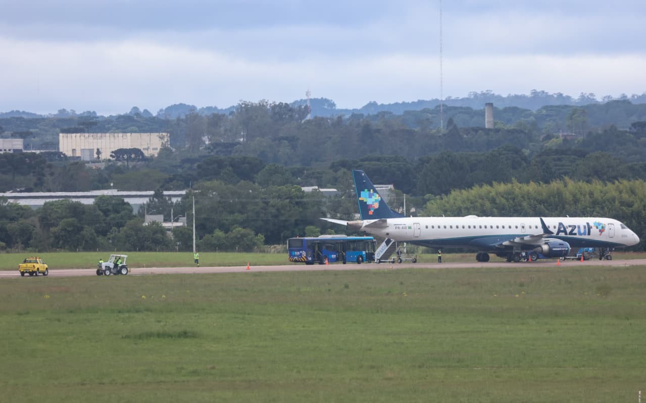 Voo é cancelado e passageiro é preso após fazer falsa ameaça de bomba no Paraná