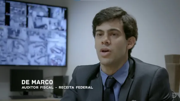Fiscal que impediu liberação das joias de Bolsonaro participou da série ' Aeroporto: Área Restrita', TV e Séries