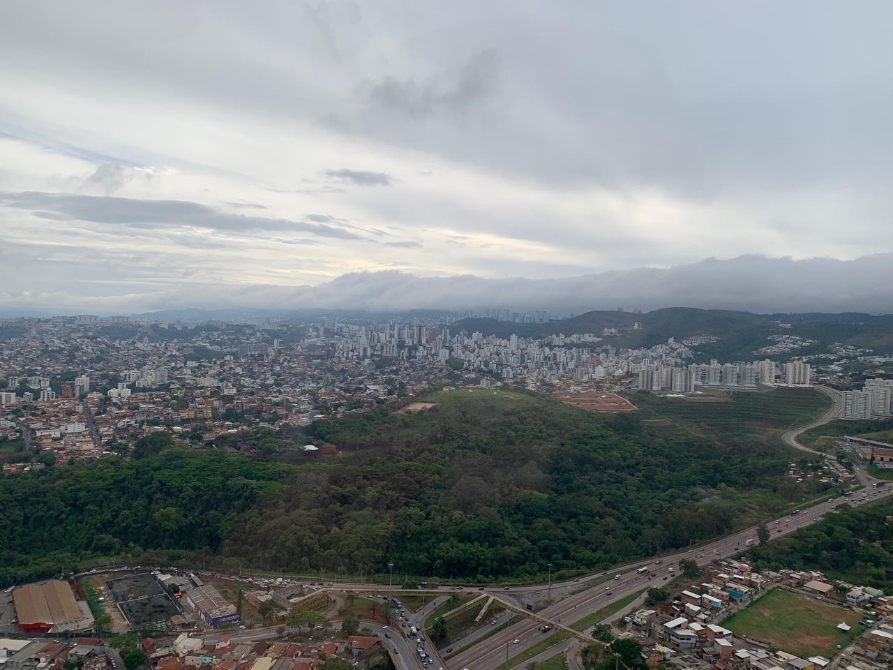 Quatro regionais de Belo Horizonte estão sob risco de deslizamentos de terra e desabamentos