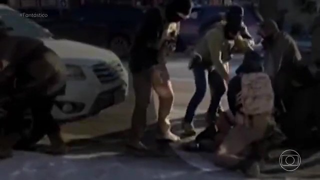 Câmera lenta: veja em detalhes como ICE agrediu, desarmou e matou enfermeiro nos EUA