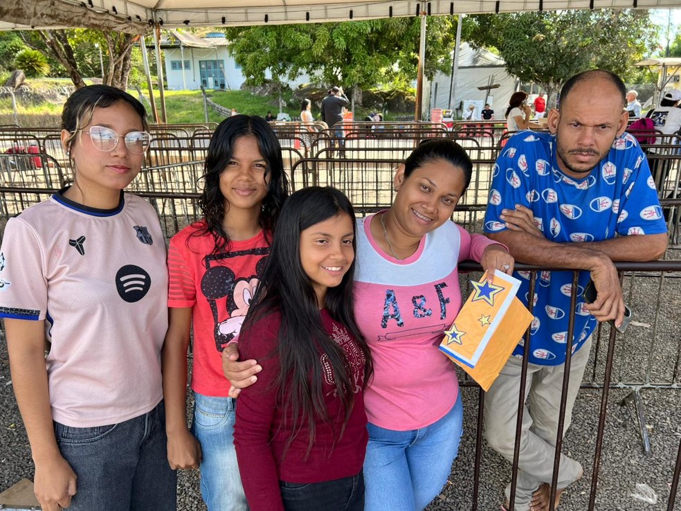 Marjorie Cabrera, de 36 anos, natural de Maturín, vive há cinco anos no Brasil trouxe a família para viver com ela em Santa Catarina — Foto: Caíque Rodrigues/g1 RR