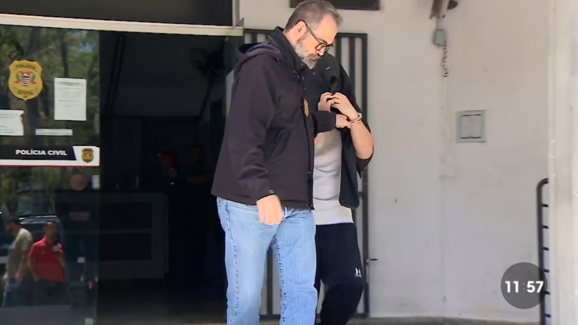 Motorista de BMW preso suspeito de causar acidente com morte na Dutra dirigiu a cerca de 160 km/h, aponta Polícia Civil