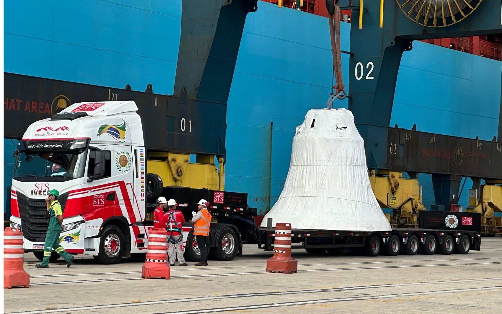 Transportado em caminhão aberto e escolta: Veja como será o percurso por terra de 1,5 mil km do sino gigante de 55 toneladas que ficará em Goiás