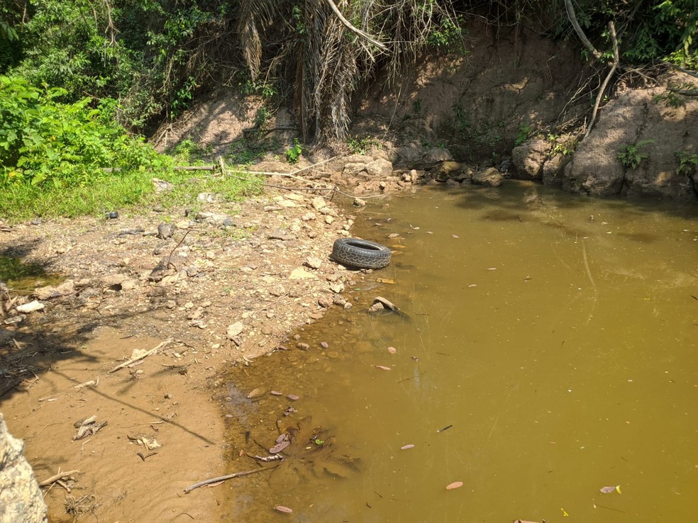 Igarapé Encrenca enfrenta grave seca em Epitaciolândia, interior do Acre — Foto: Alexandre Lima/Arquivo pessoal