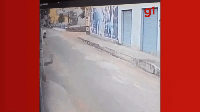 VÍDEO: motorista perde controle e carro invade casa em Teófilo Otoni