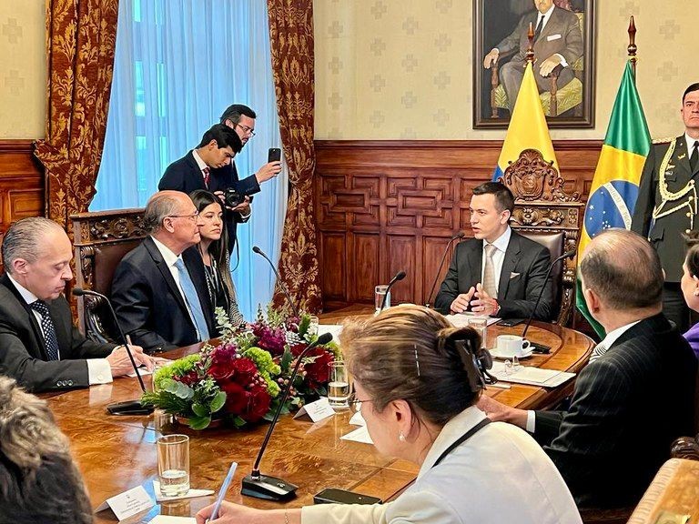 Após posse de Noboa, Alckmin conversou com presidente do Equador sobre combate ao narcotráfico