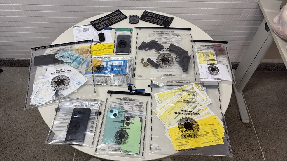 Material apreendido pela polícia durante operação — Foto: Redes sociais