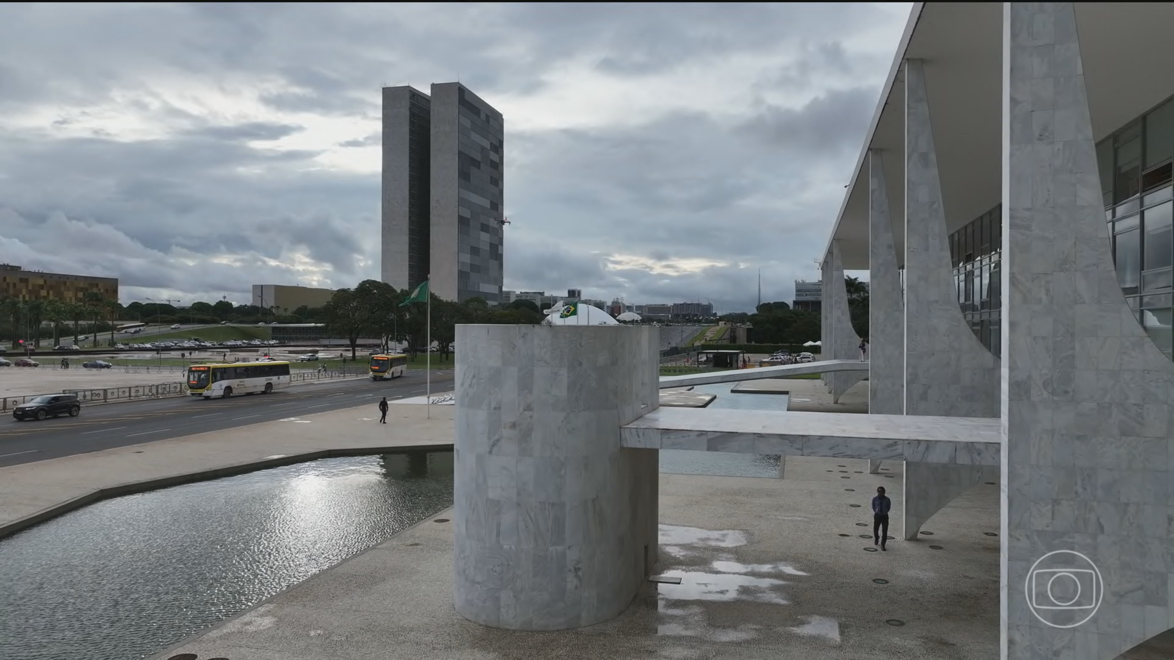 Moraes suspende todas as ações sobre IOF e determina que governo e Congresso cheguem a consenso