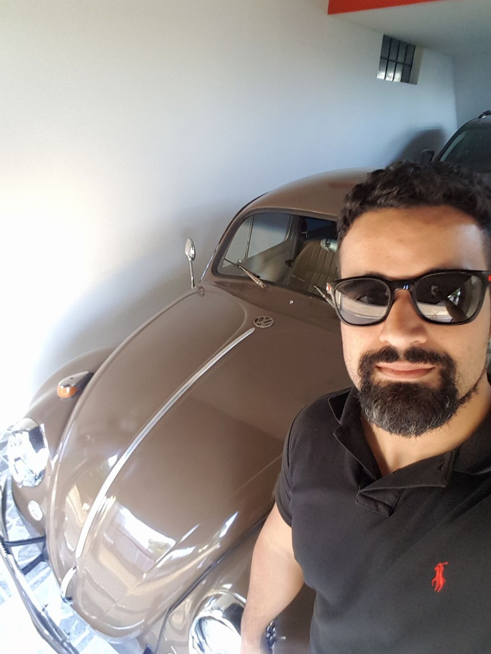Brubeyk do Nascimento compatilha o interesse por carros antigos. — Foto: Reprodução/Redes sociais