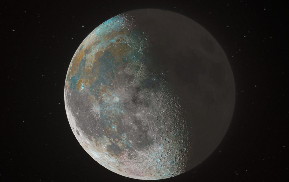 As cores observadas revelam as diferentes composições químicas da superfície lunar — Foto: Guilherme Bellini