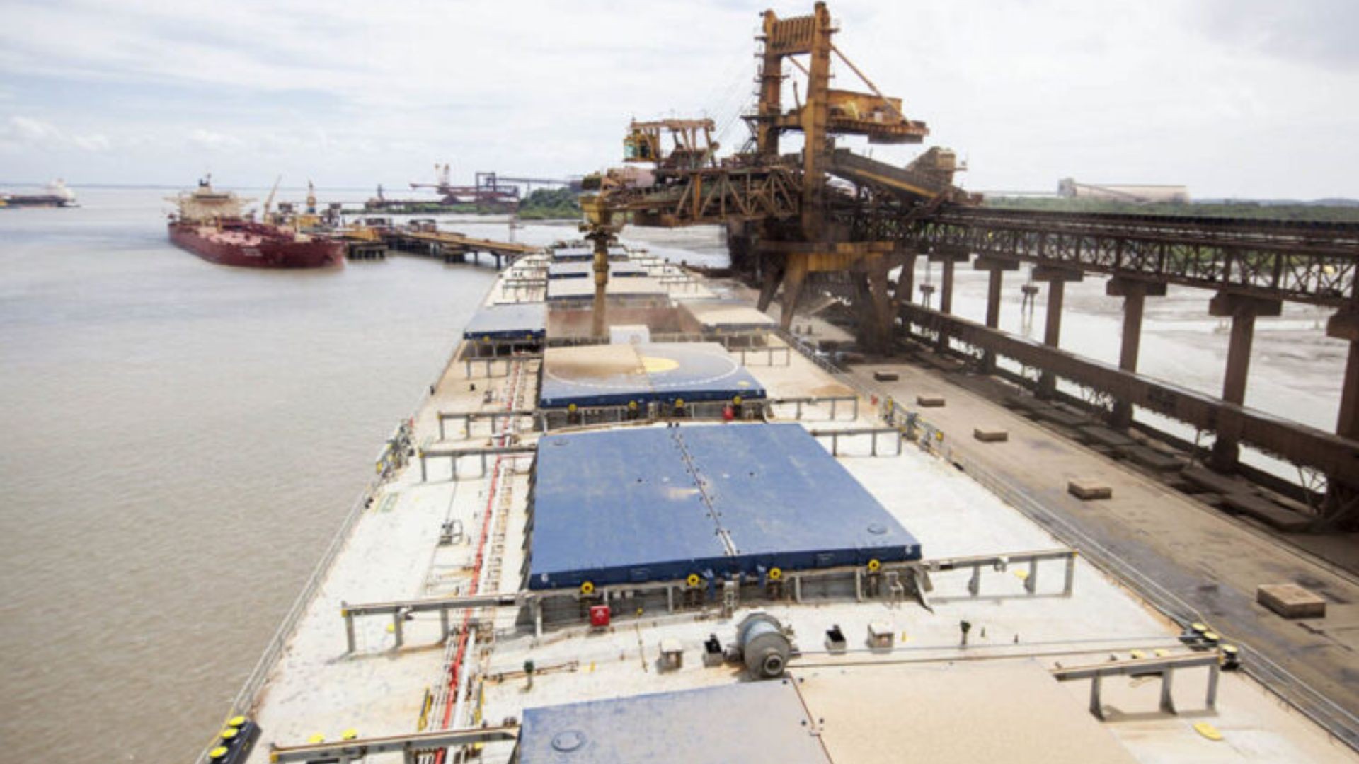 Trabalhador morre e três ficam feridos em acidente em silo no Terminal Portuário São Luís