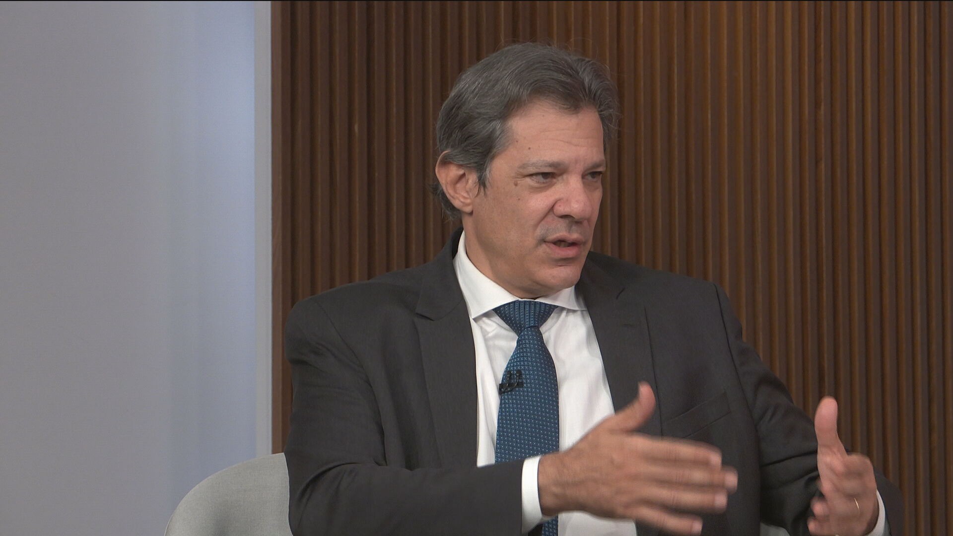 Haddad afirma que Lula tem feito 'esforço além do possível' para ajustar as contas públicas