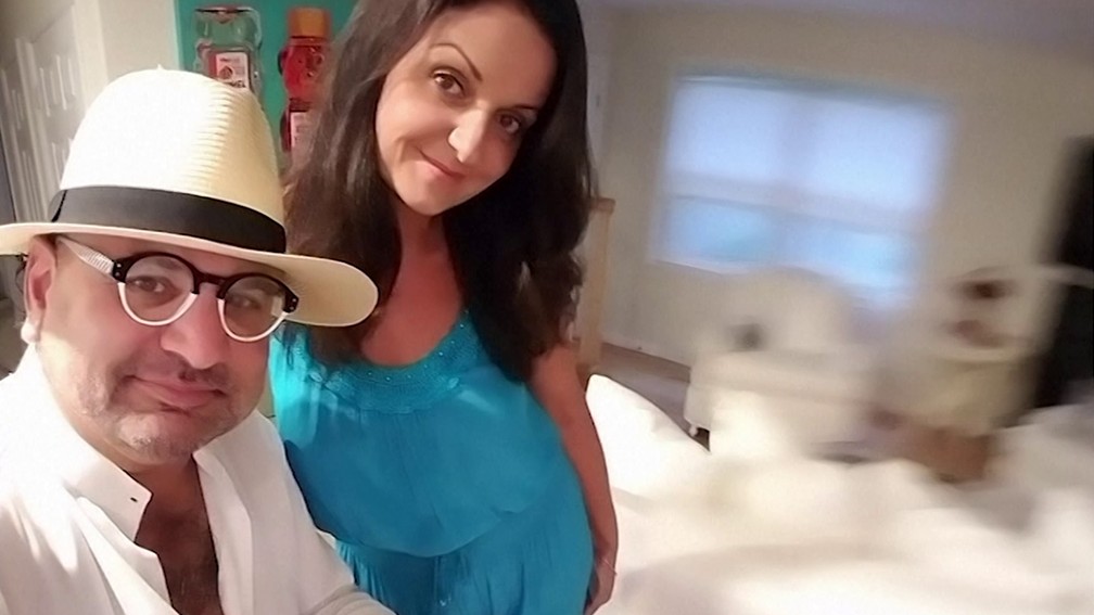 John Rumpel em foto com sua filha Adina Azarian &mdash; Foto: Reprodu&ccedil;&atilde;o/Facebook via NBC