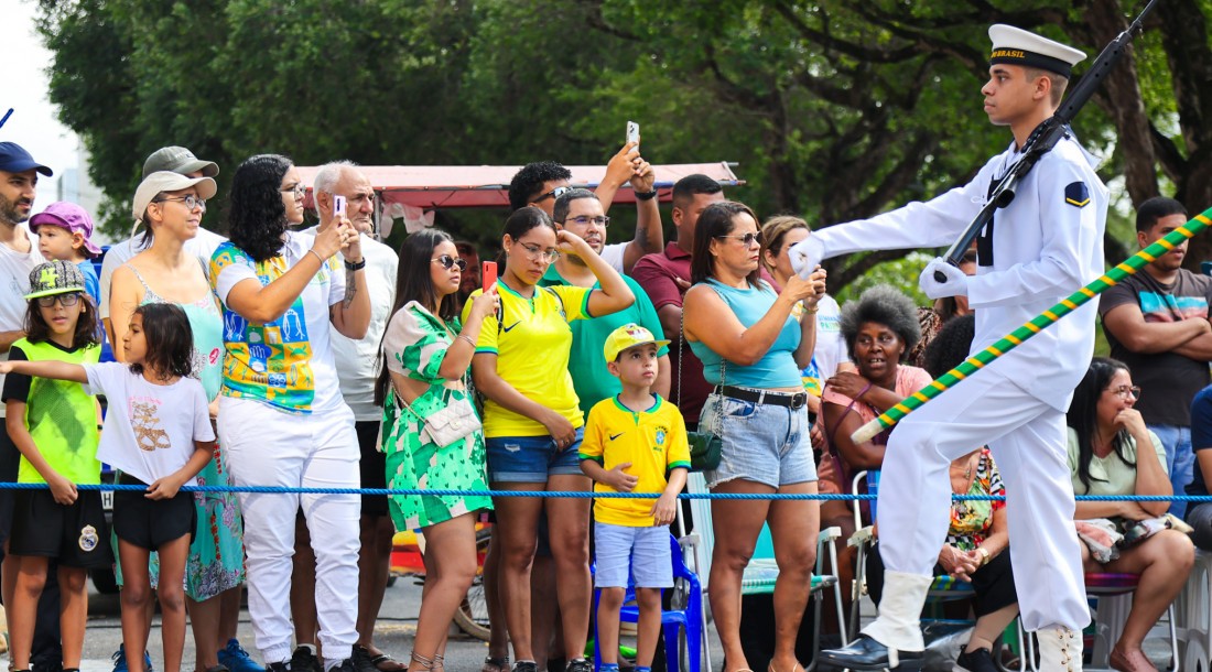 Independência do Brasil: militares e mais de 80 escolas participaram do Desfile Cívico em Aracaju