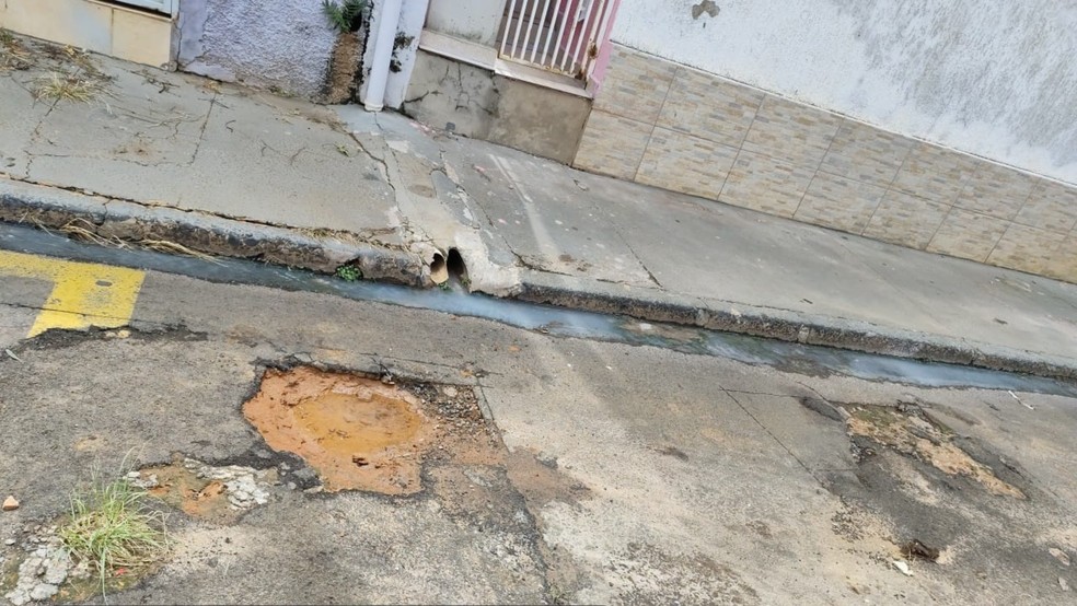 3 de 4
Justi&ccedil;a determinou que Sabesp recupere 237 pontos do asfalto de Botucatu &mdash; Foto: Prefeitura de Botucatu/Divulga&ccedil;&atilde;o