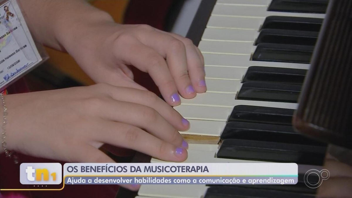 Musicoterapia auxilia no tratamento de jovem autista de Itapetininga 