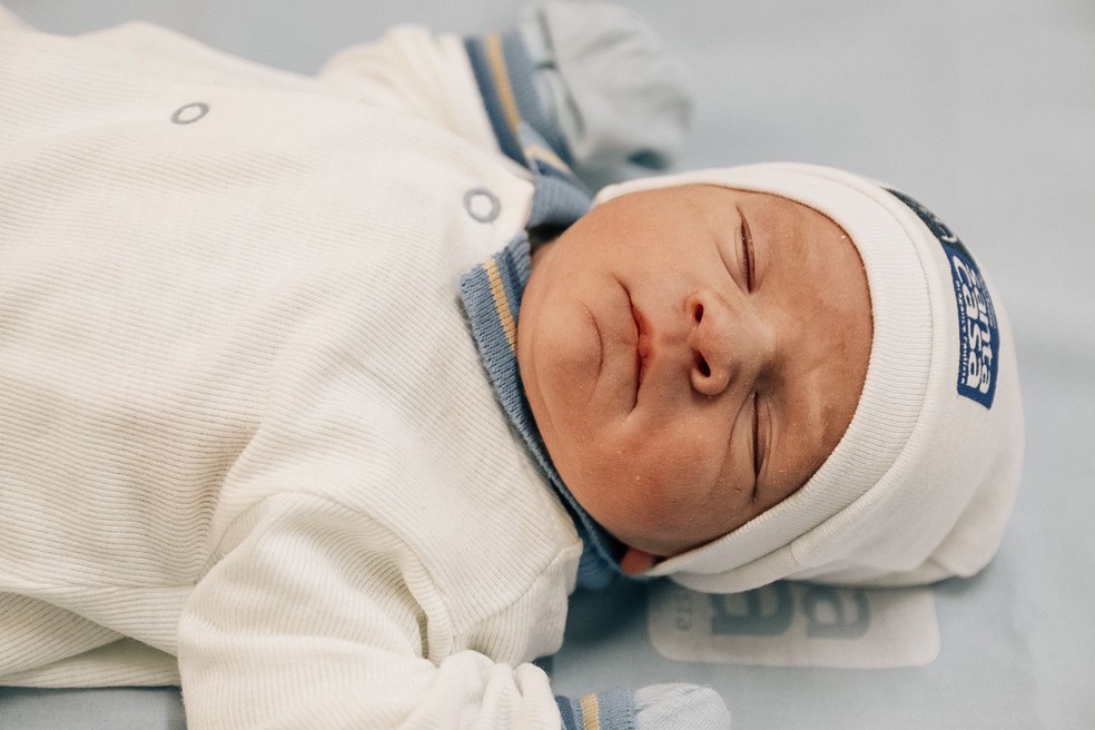 Bebê de trisal, em Bragança Paulista, quando era recém-nascido. — Foto: Arquivo Pessoal