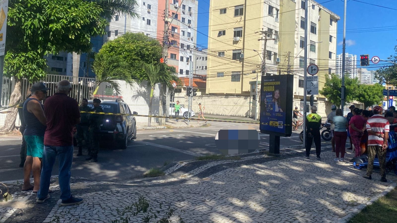 Mulher é morta a tiros em cruzamento de Fortaleza
