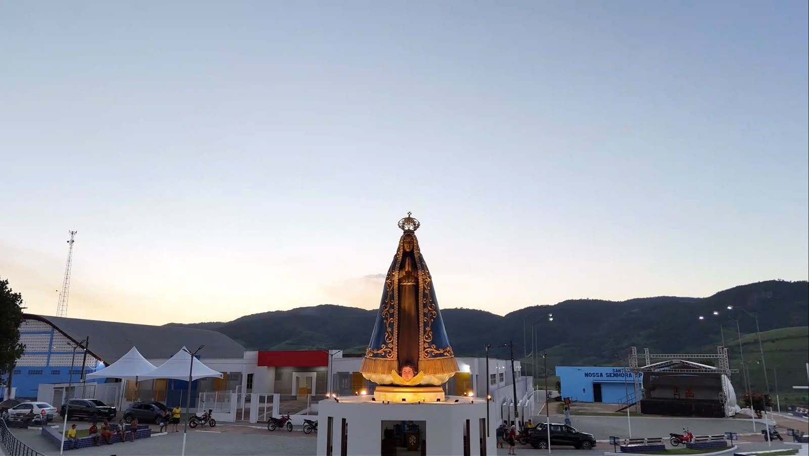 Santuário de Nossa Senhora Aparecida com imagem de 13 metros é inaugurado em Jaqueira