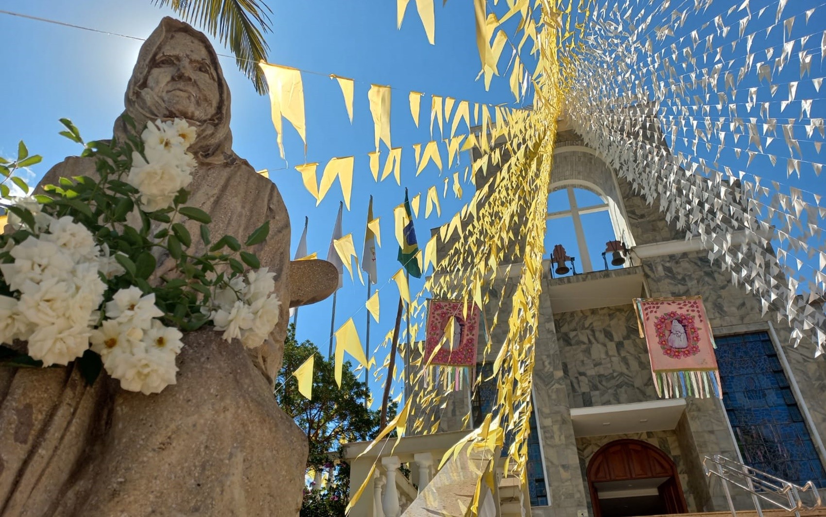 Fé, tradição e até torcida pelo hexa: Festa de Nhá Chica deve reunir 20 mil romeiros em Baependi, MG