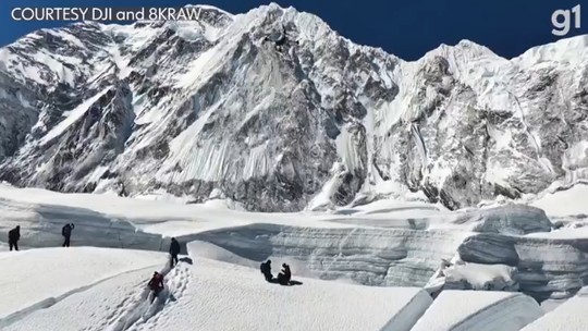 VÍDEO: drone faz 1º 'delivery' no Everest, a montanha mais alta do mundo - Foto: (Reprodução)