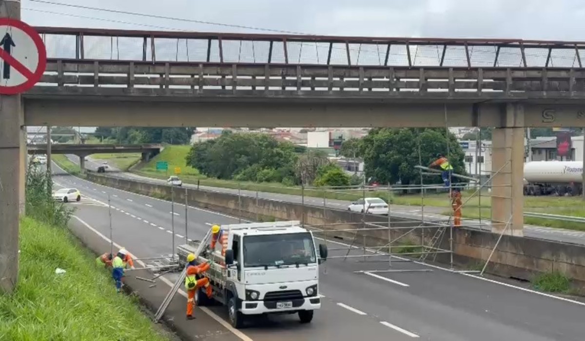 SP-304 tem trecho interditado para obras em passarela danificada após acidente em Santa Bárbara