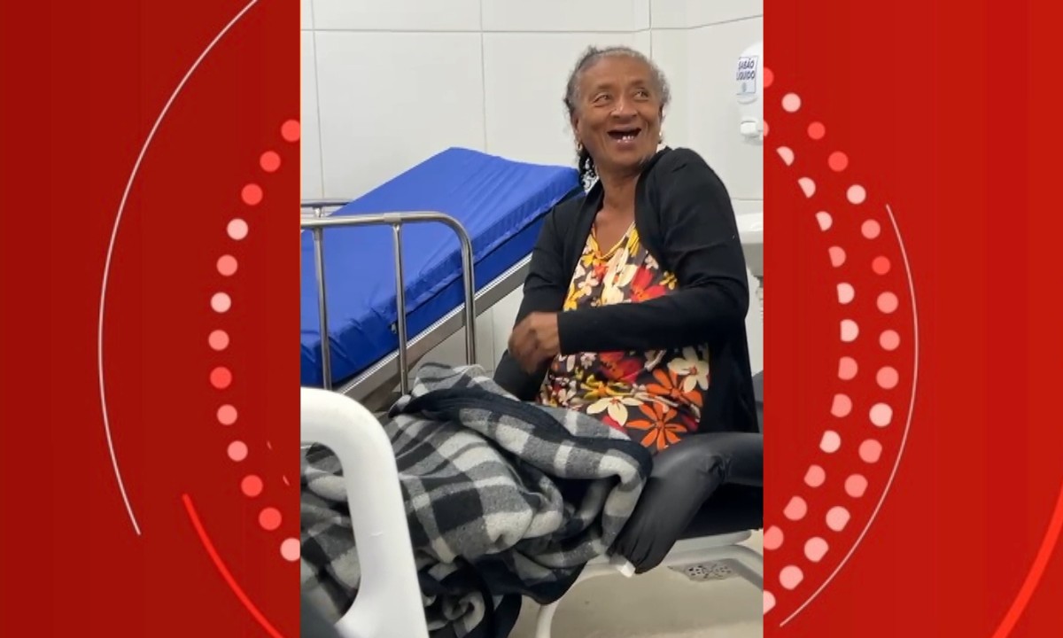 Mulher viraliza nas redes sociais após divertir pacientes em hospital enquanto acompanhava sobrinha na Bahia