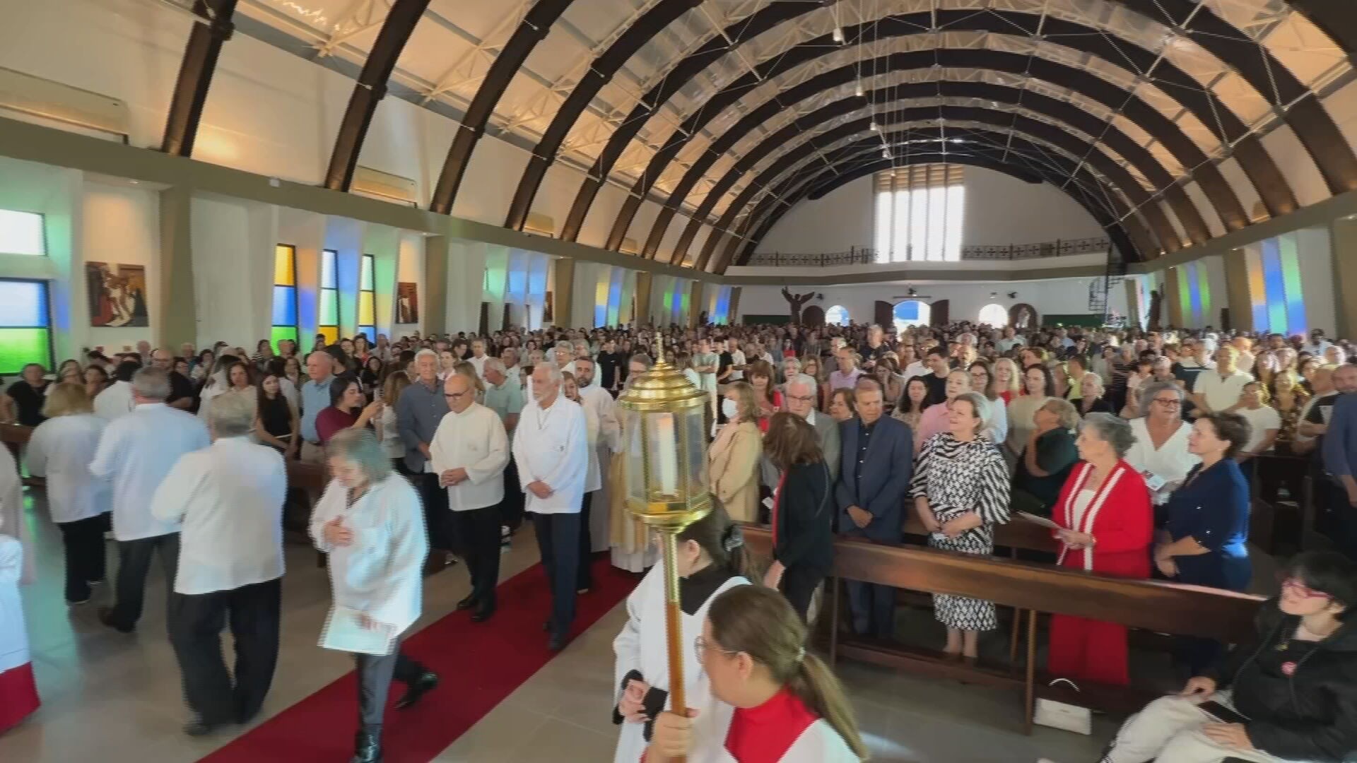 Igreja tradicional reabre após dois anos interditada por temporal e emociona fiéis em Rio Preto: 'Voltamos para casa'