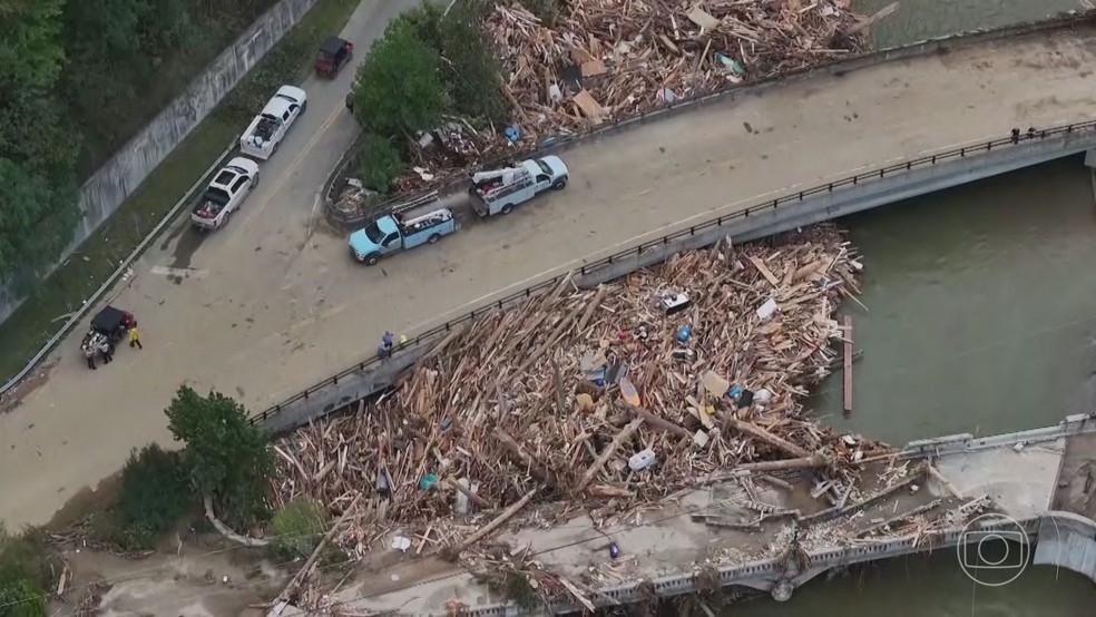 Furacão Helene: região montanhosa da Carolina do Norte é a mais atingida — Foto: Jornal Nacional/ Reprodução
