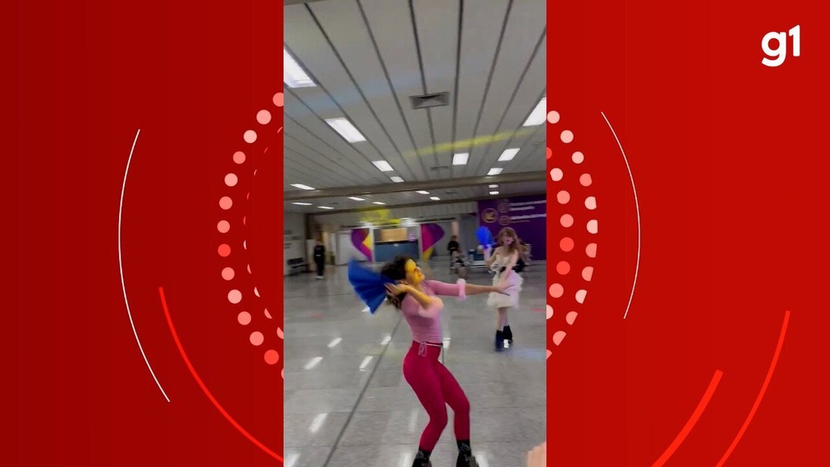 Passageiros que desembarcam no Galeão são surpreendidos com dançarinos patinando ao som de músicas da Madonna