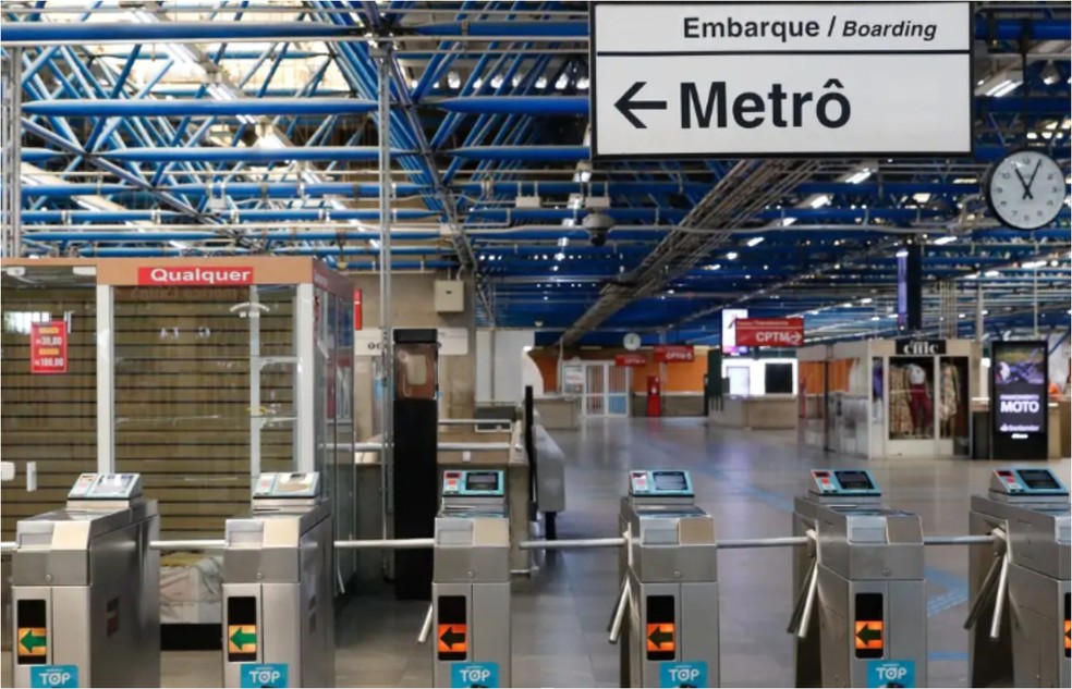 Metrô de SP passa a aceitar cartão de crédito e débito na catraca — Foto: Fernando Frazão/Agência Brasil
