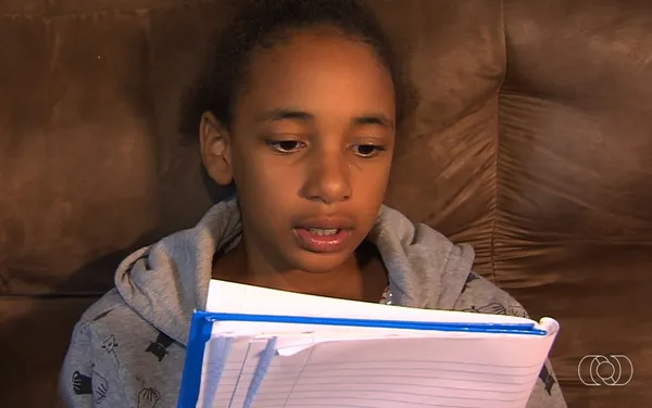 Alunos de 5 e 6 anos escrevem carta para menina que chorou após mulher  dizer que 'não existe princesa preta'; vídeo, Goiás