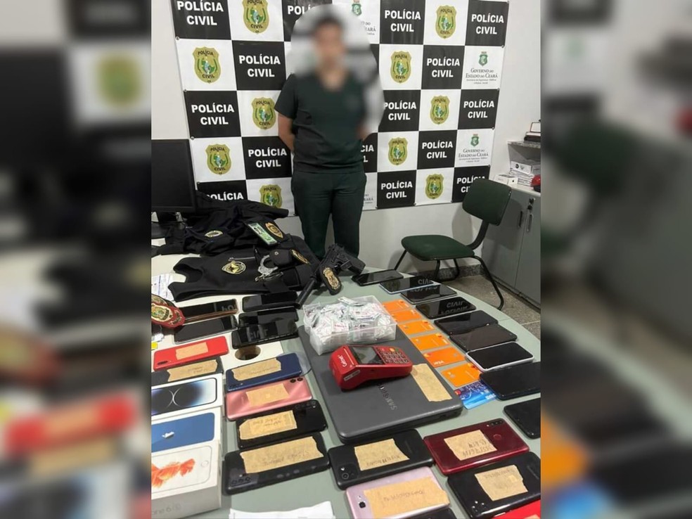 Davi Matias Marques, de 22 anos, foi preso por se passar por policial civil para extorquir de pessoas em universidade. — Foto: Polícia Civil/ Divulgação