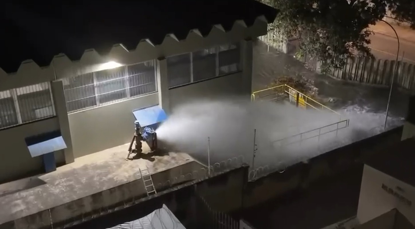 VÍDEO: muro cai durante vazamento em Estação da Copasa, no Barreiro