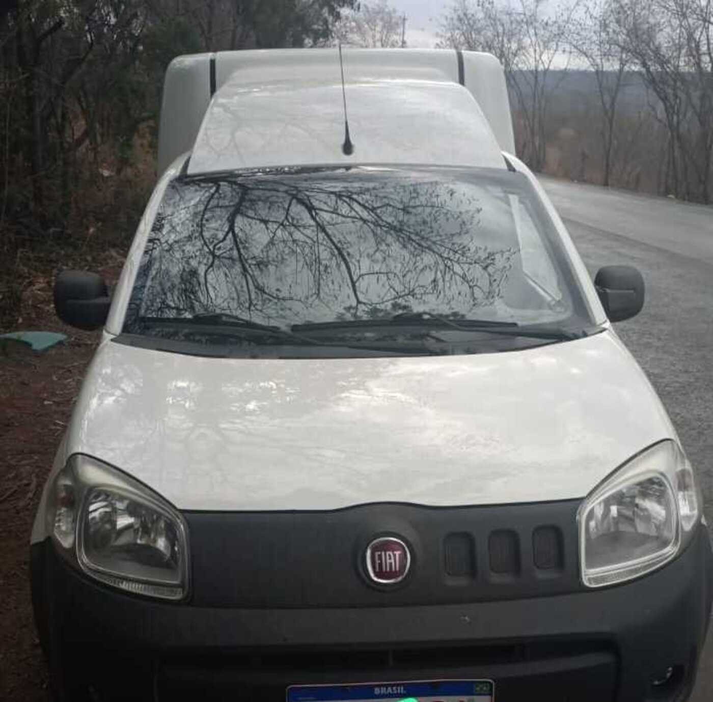 Policiais apreendem automóvel adulterado e R$ 5.290 com homem na BR-135