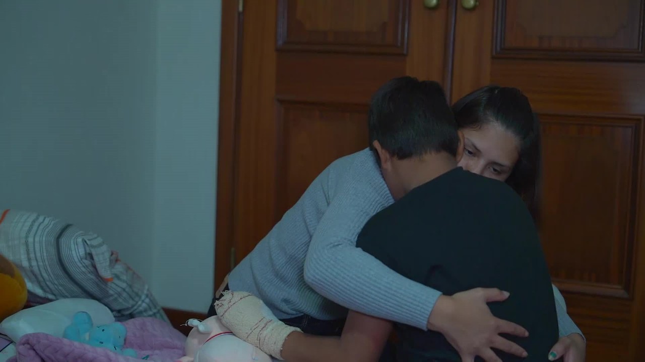 'Escola me respondeu que não foi tão grave', disse mãe de criança que teve dedos decepados em instituição de ensino de Portugal