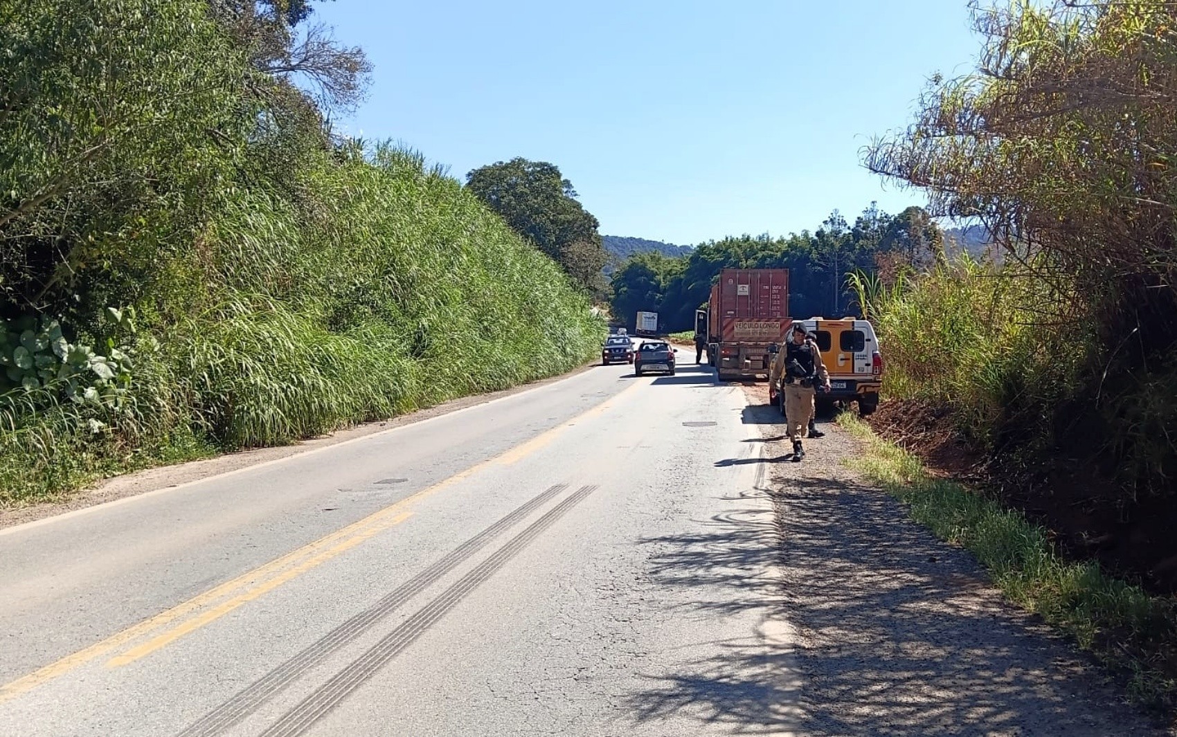 Motociclista fica ferido após bater em carreta durante moto romaria na MG-179; veja outras ocorrências